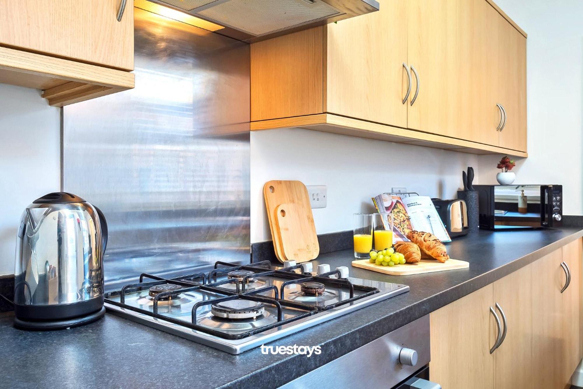 Nursery House By Truestays - 3 Bedroom House In Stoke-On-Trent المظهر الخارجي الصورة