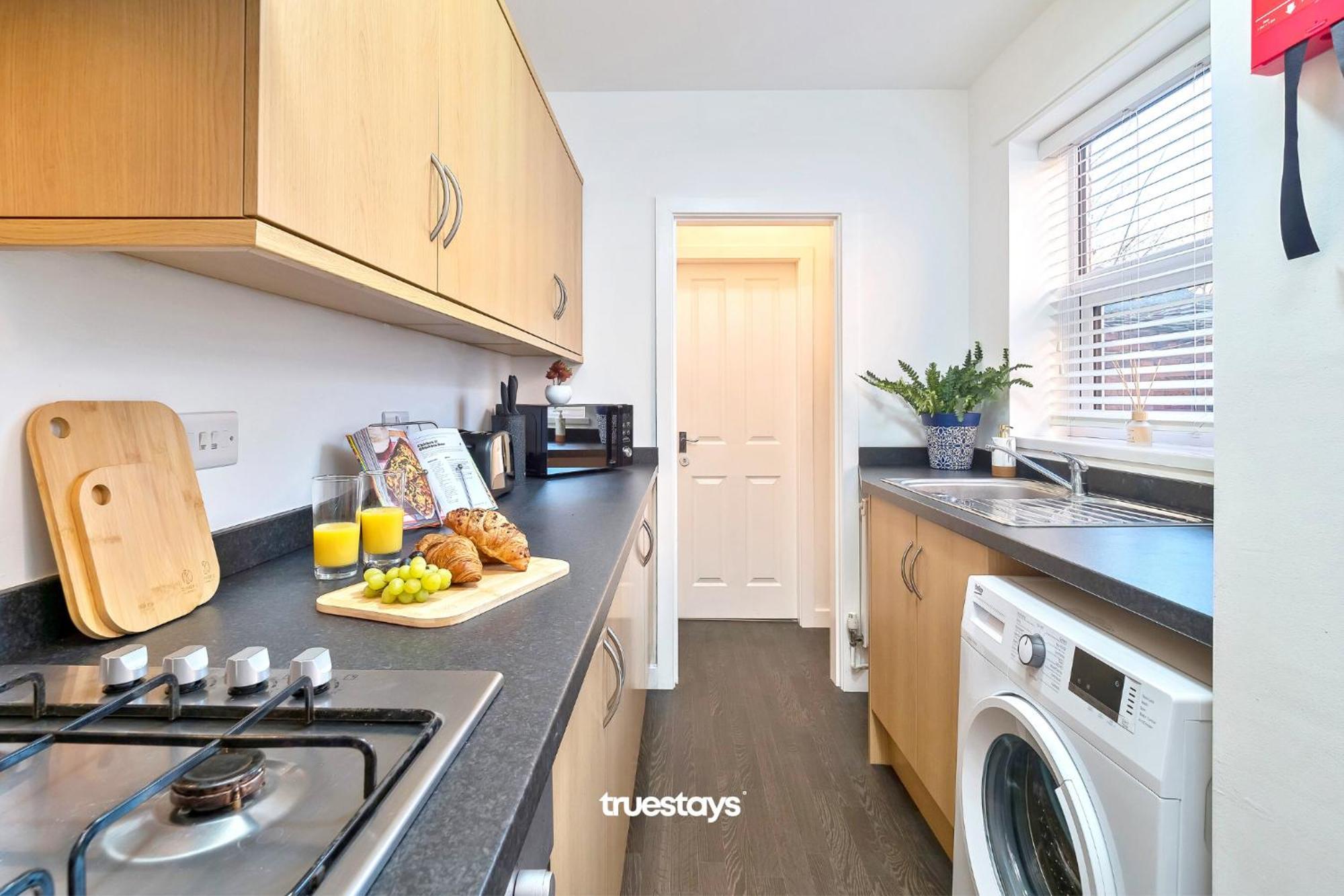 Nursery House By Truestays - 3 Bedroom House In Stoke-On-Trent المظهر الخارجي الصورة