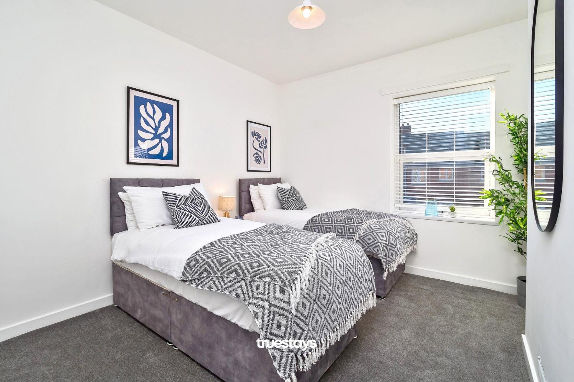 Nursery House By Truestays - 3 Bedroom House In Stoke-On-Trent المظهر الخارجي الصورة