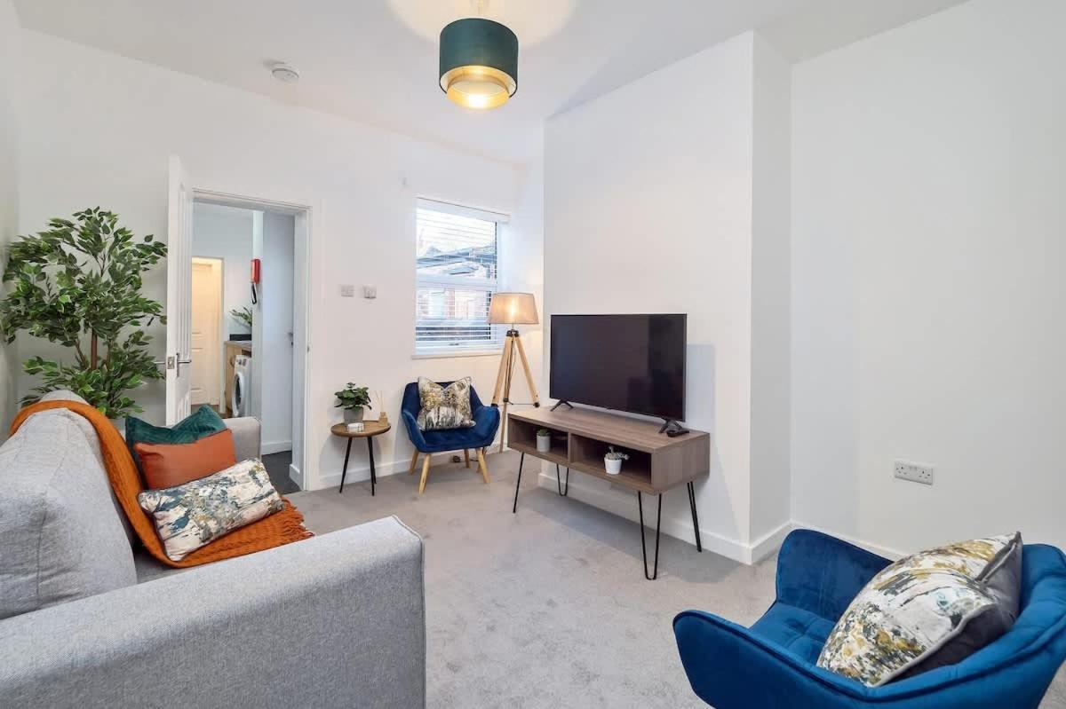 Nursery House By Truestays - 3 Bedroom House In Stoke-On-Trent المظهر الخارجي الصورة